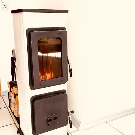Gemuetliches Mit Fernblick Kamin Balkon アパート ツヴィーゼル